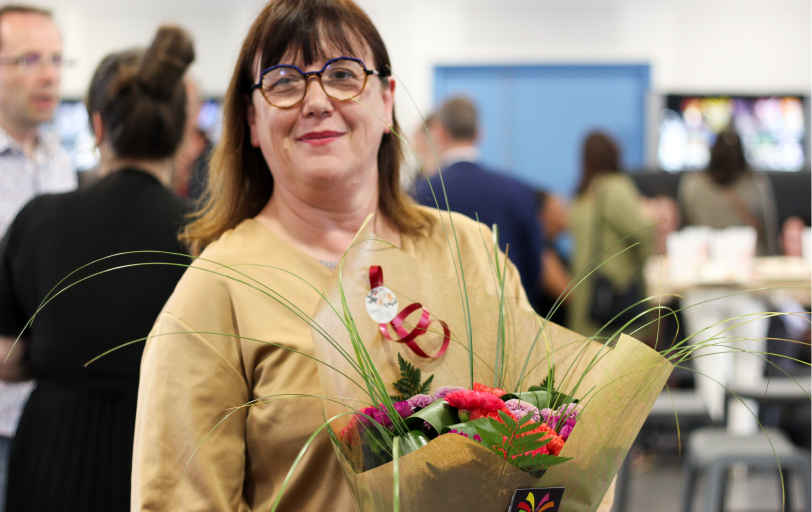 remise bouquet de fleurs 